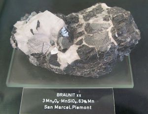 braunit