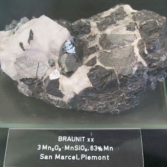 Braunit